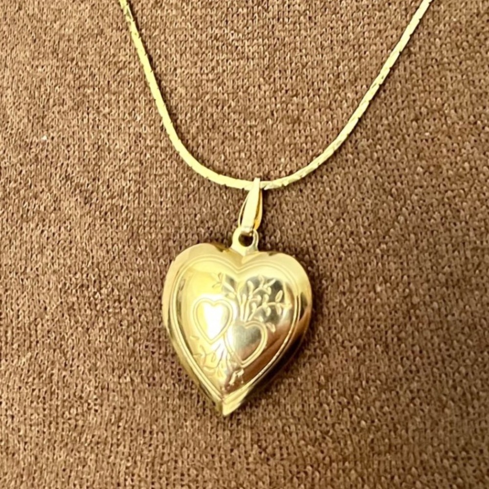Vintage Gold Tone Etched Double Heart Locket Necklace 18" Cottagecore